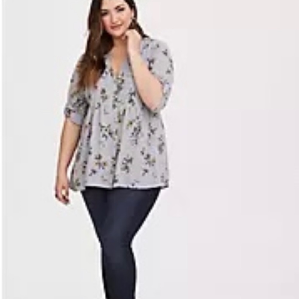 Torrid Georgette Hi Low Floral Blouse Size 1